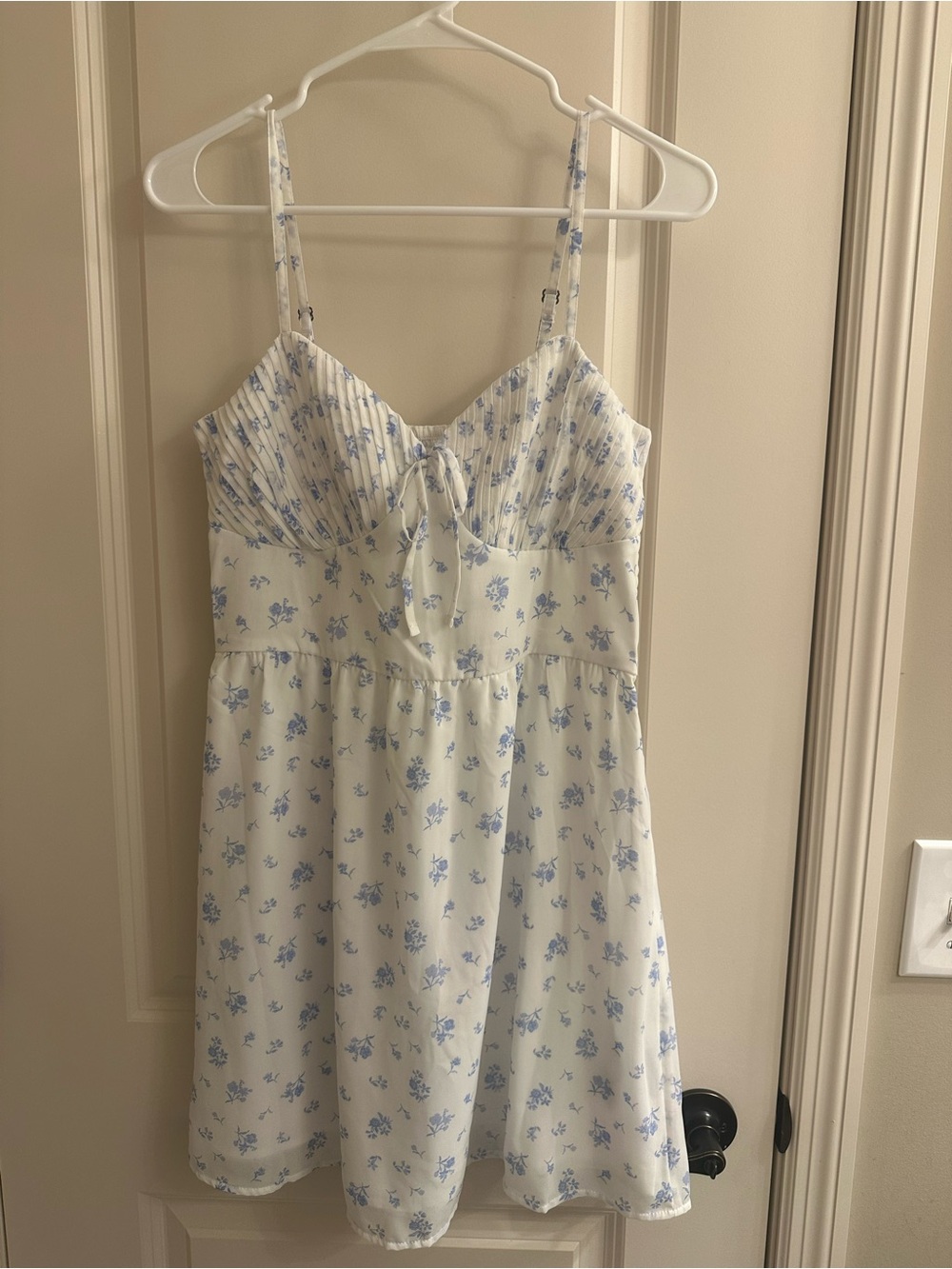 Hollister Pleated Bust Chiffon Mini Dress | White Floral | NWOT